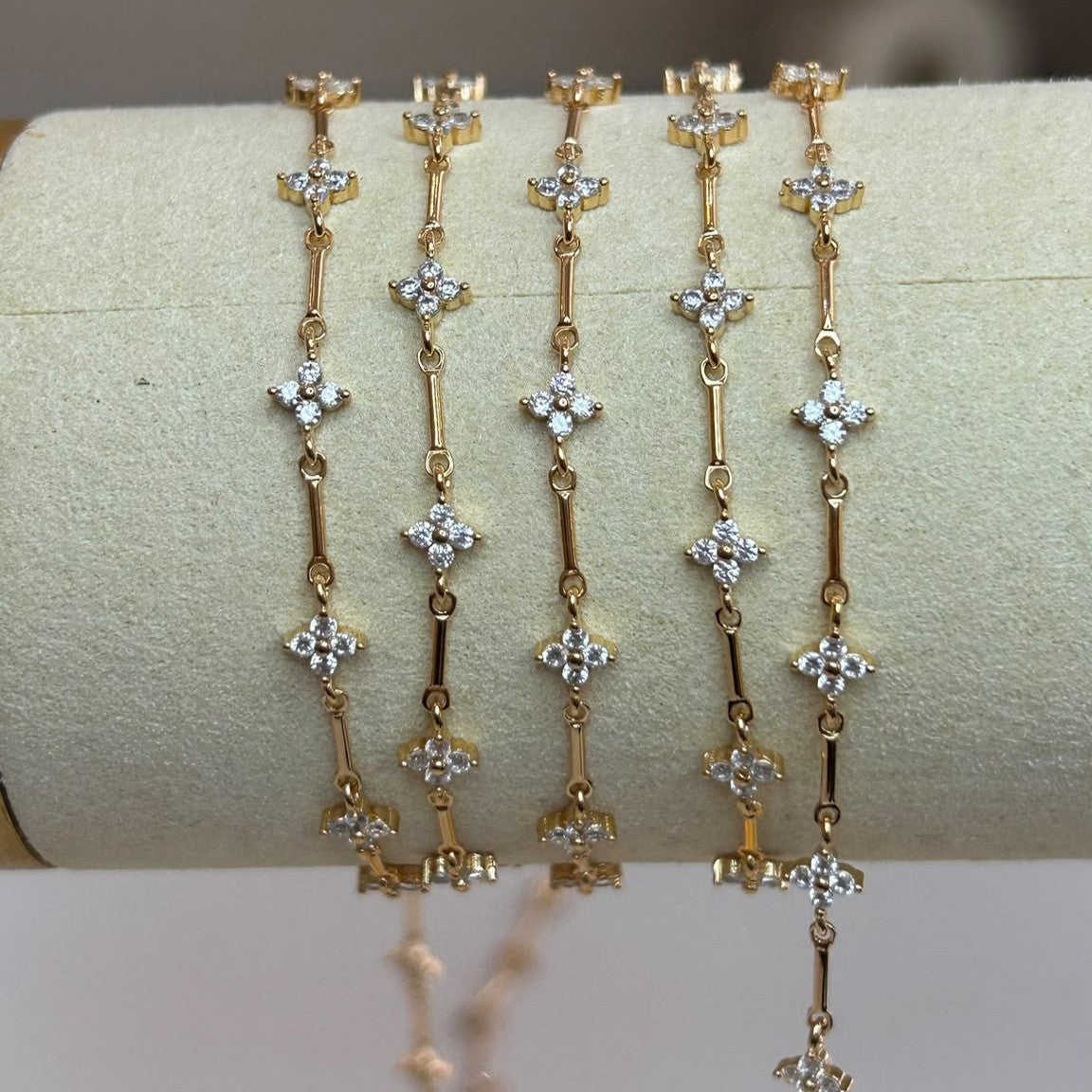 Crystal Clover Chain (Gold)