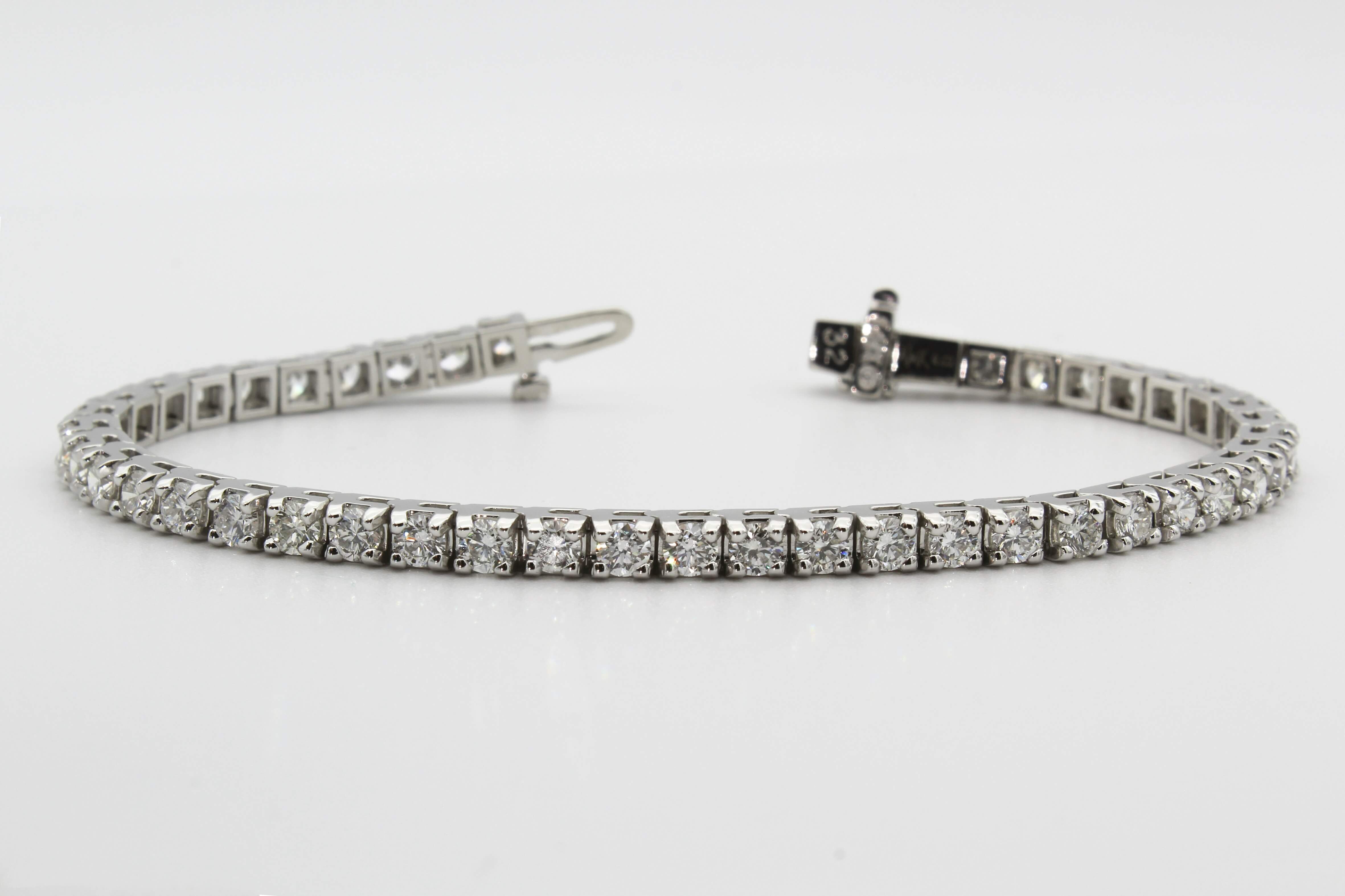 Tennis Bracelets: A Classy Classic (And How To Choose Yours)