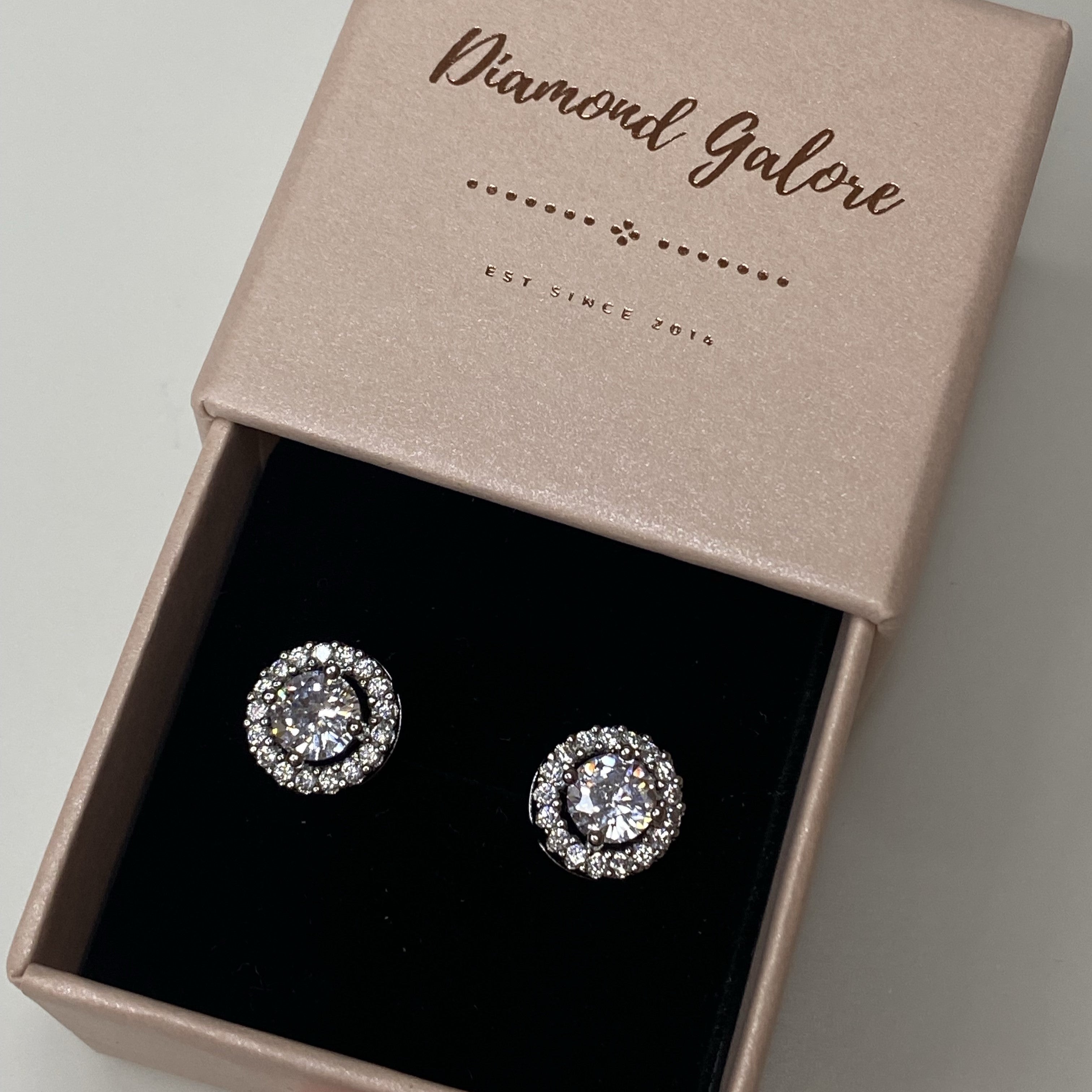 A £10 mystery gift pack indicating a sterling silver stud earrings gift pack.