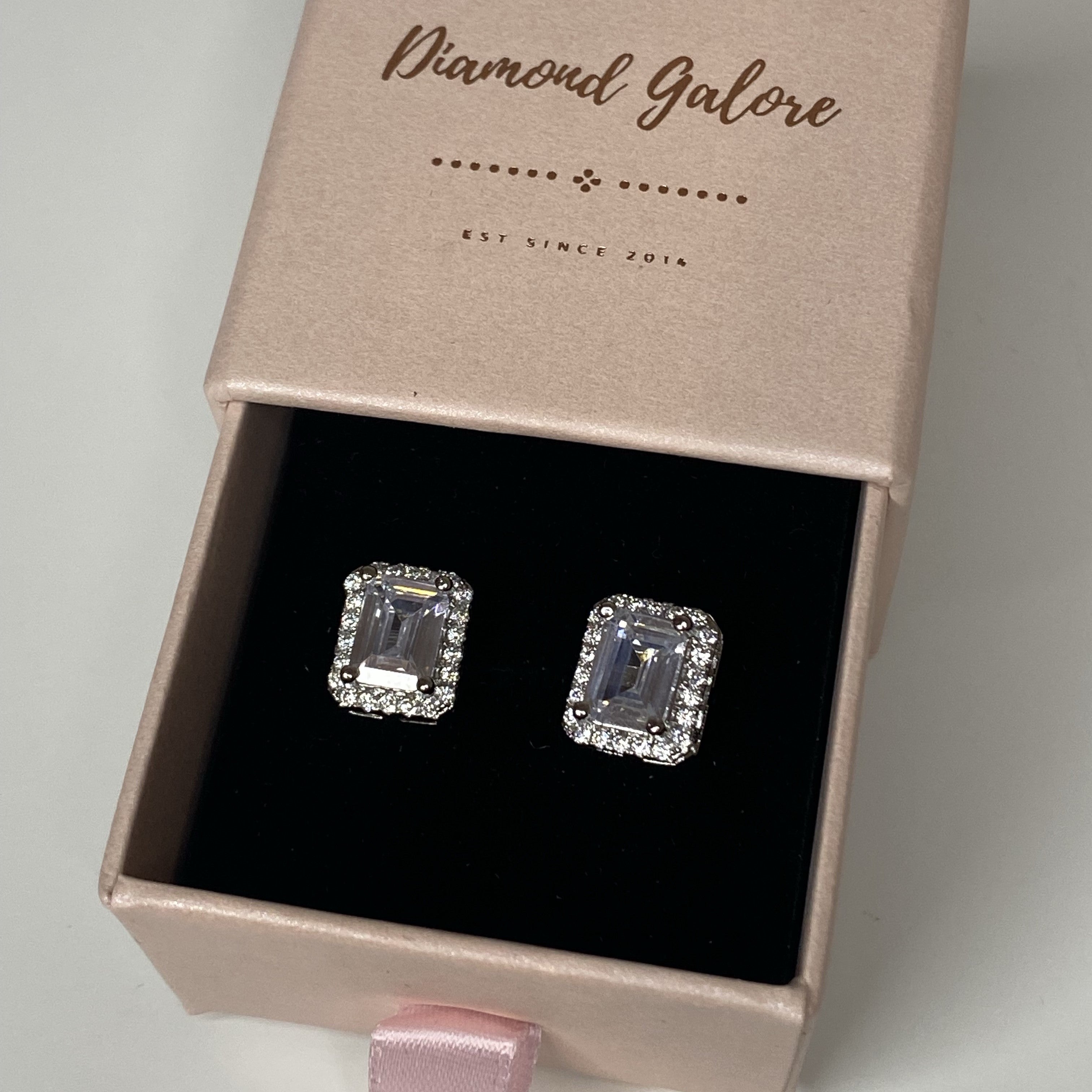 A £10 mystery gift pack indicating a sterling silver stud earrings gift pack.
