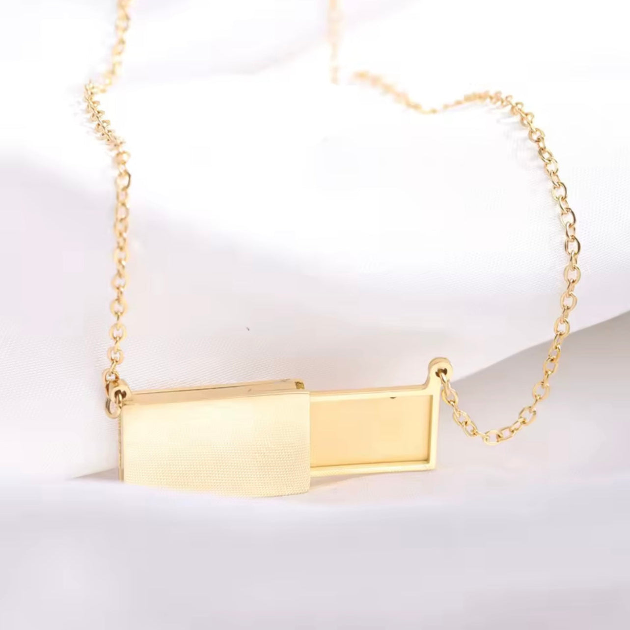 Letter Necklace with Hidden Message Stainless Steel Gold/Silver