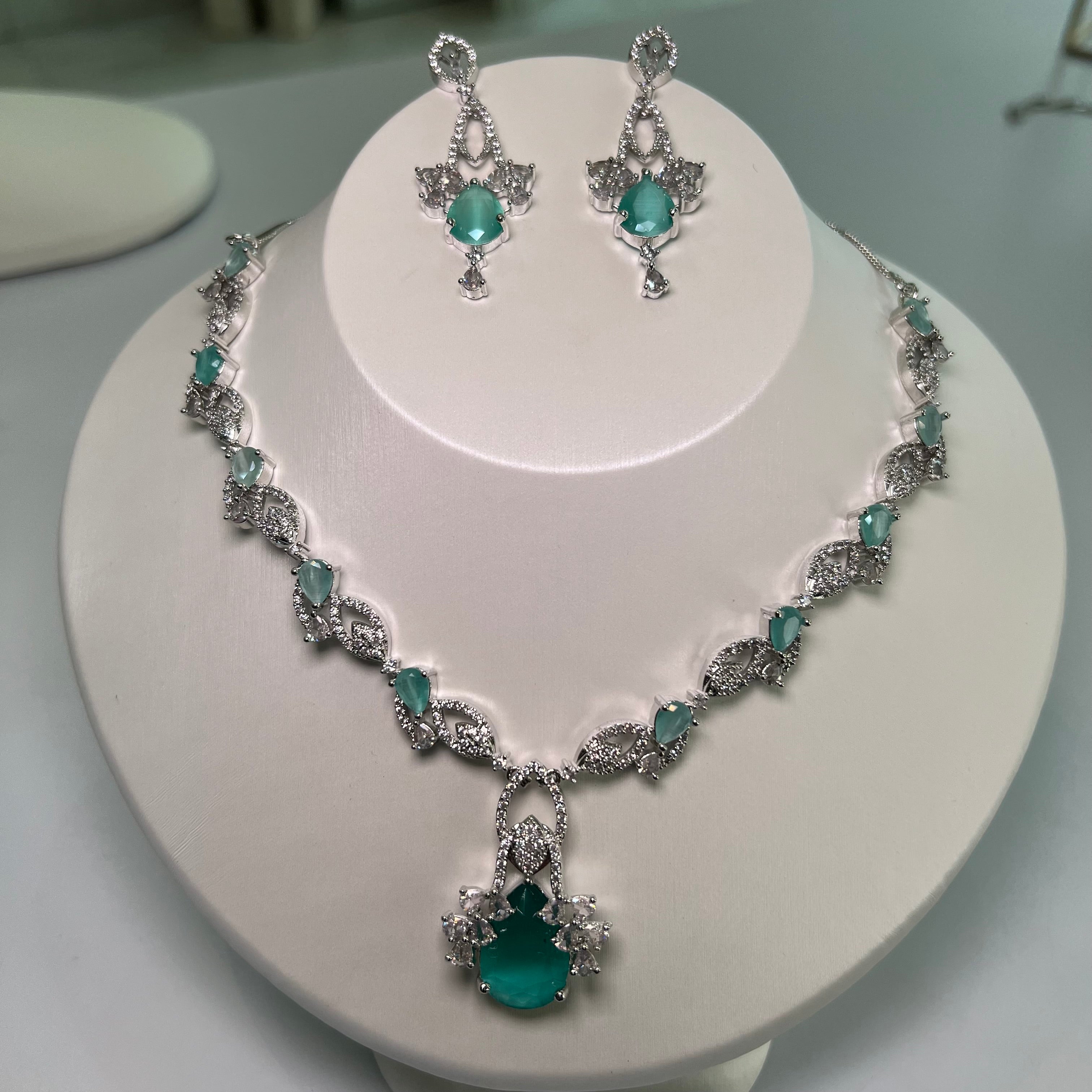 Ocean Empress Necklace & Earrings Set