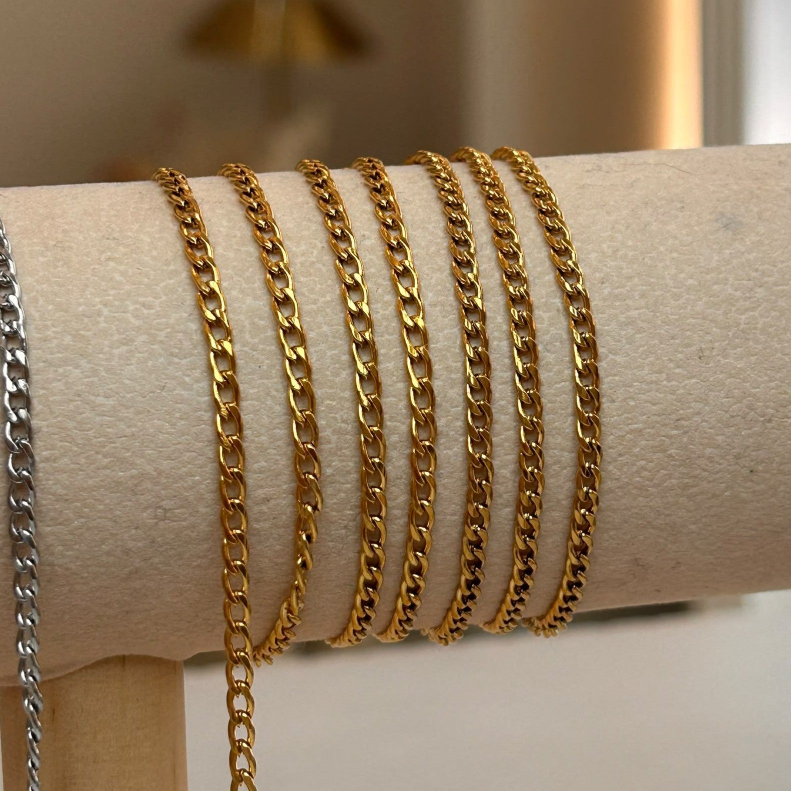 Classic Curb Chain (Gold)