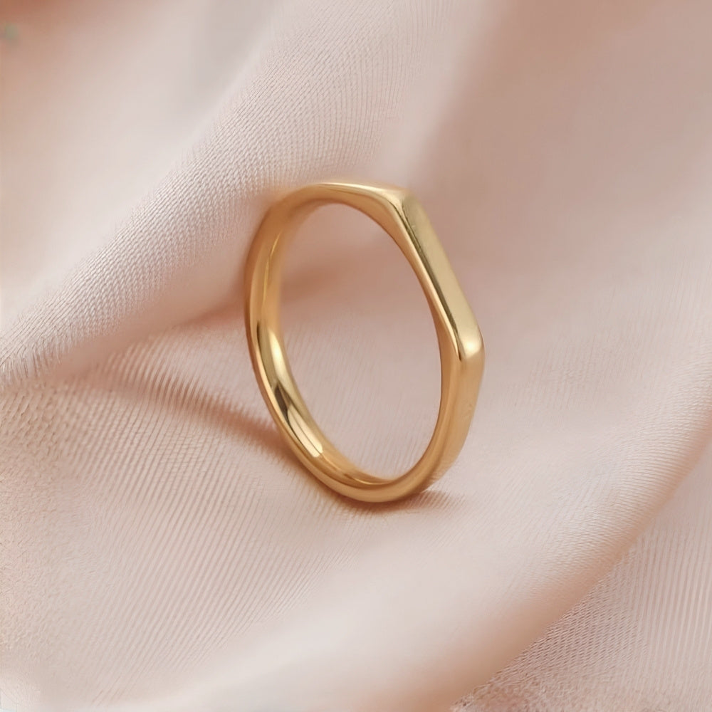 Engraveable Band Ring (Gold) – English/Arabic