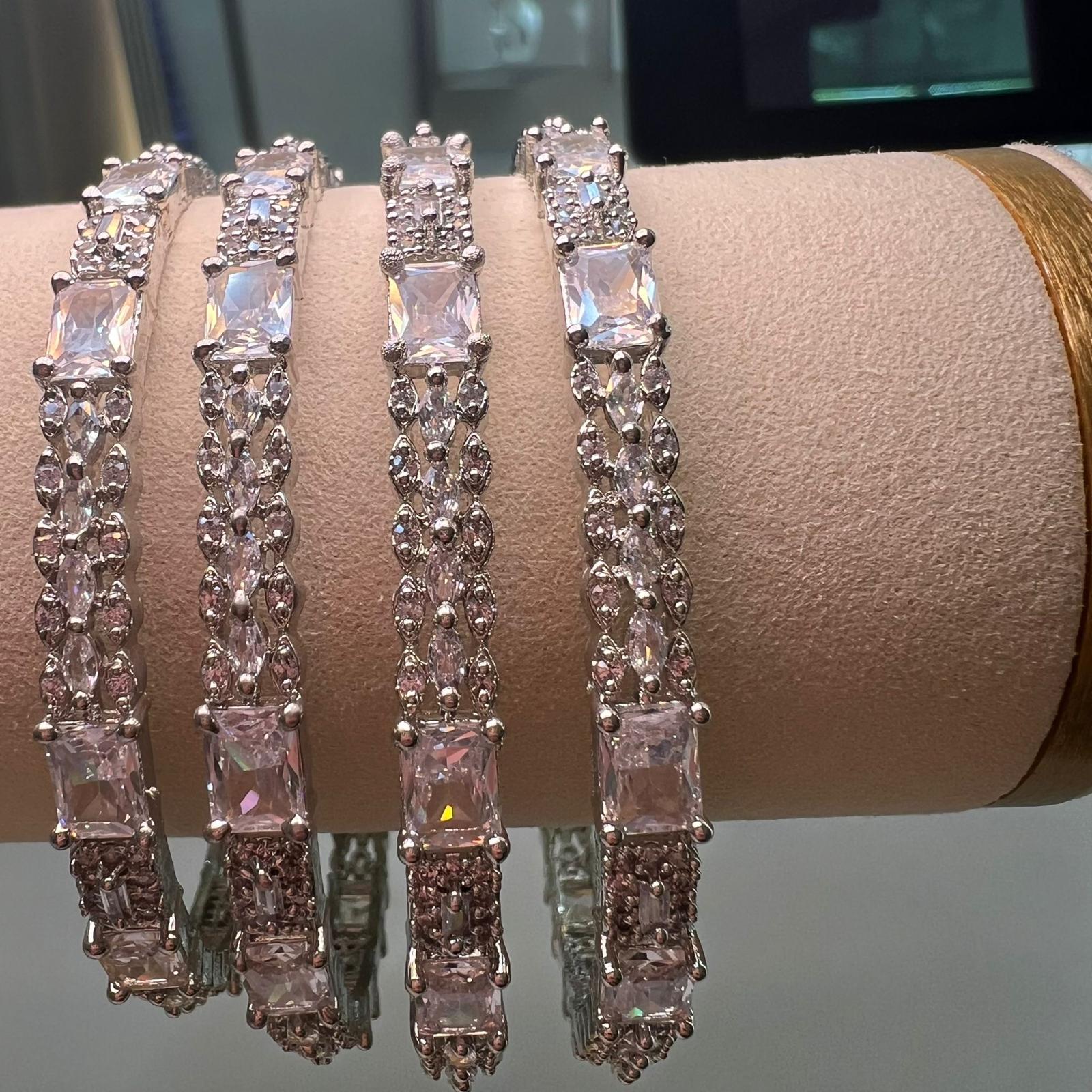 Royal Square Spark Bangle Set