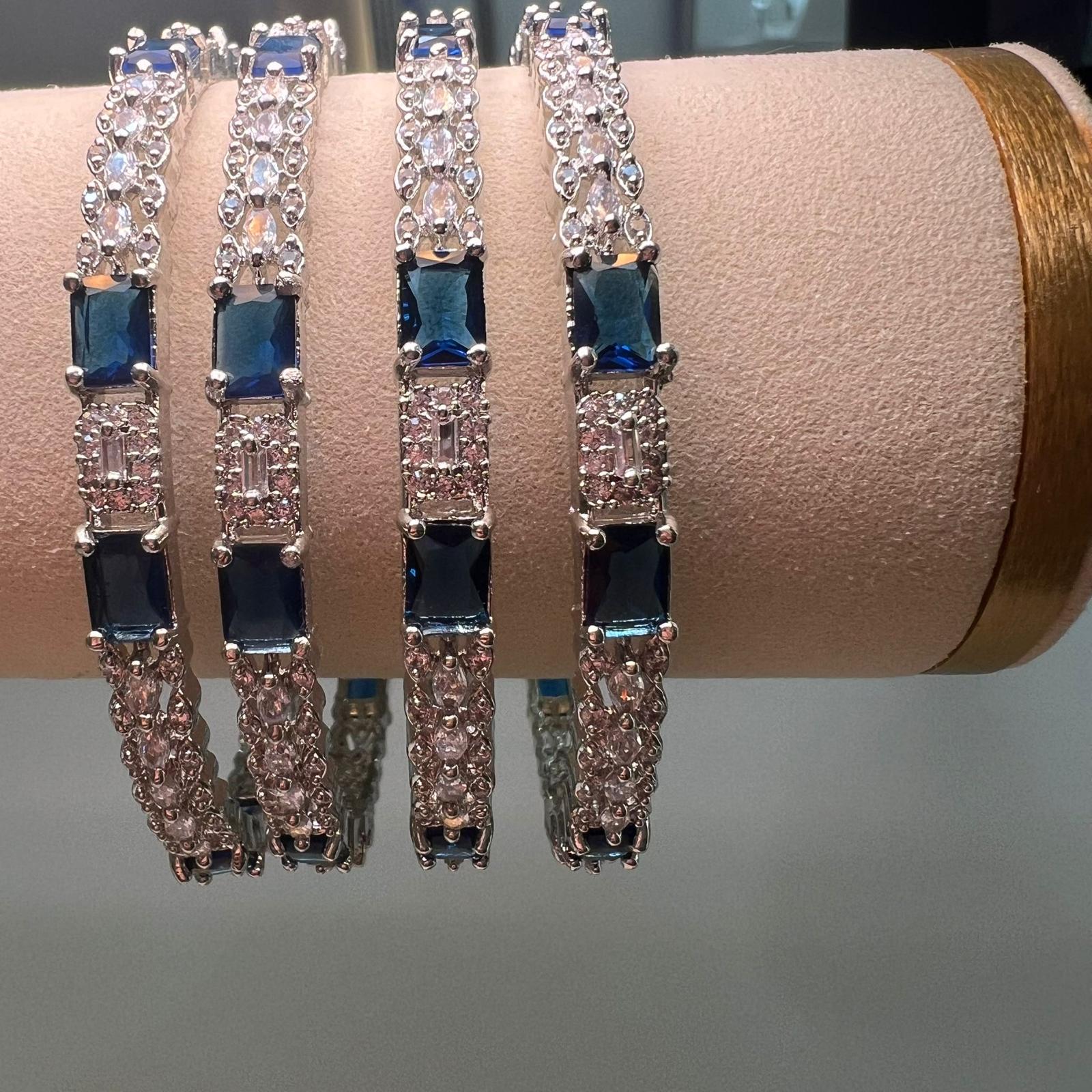 Royal Square Spark Bangle Set
