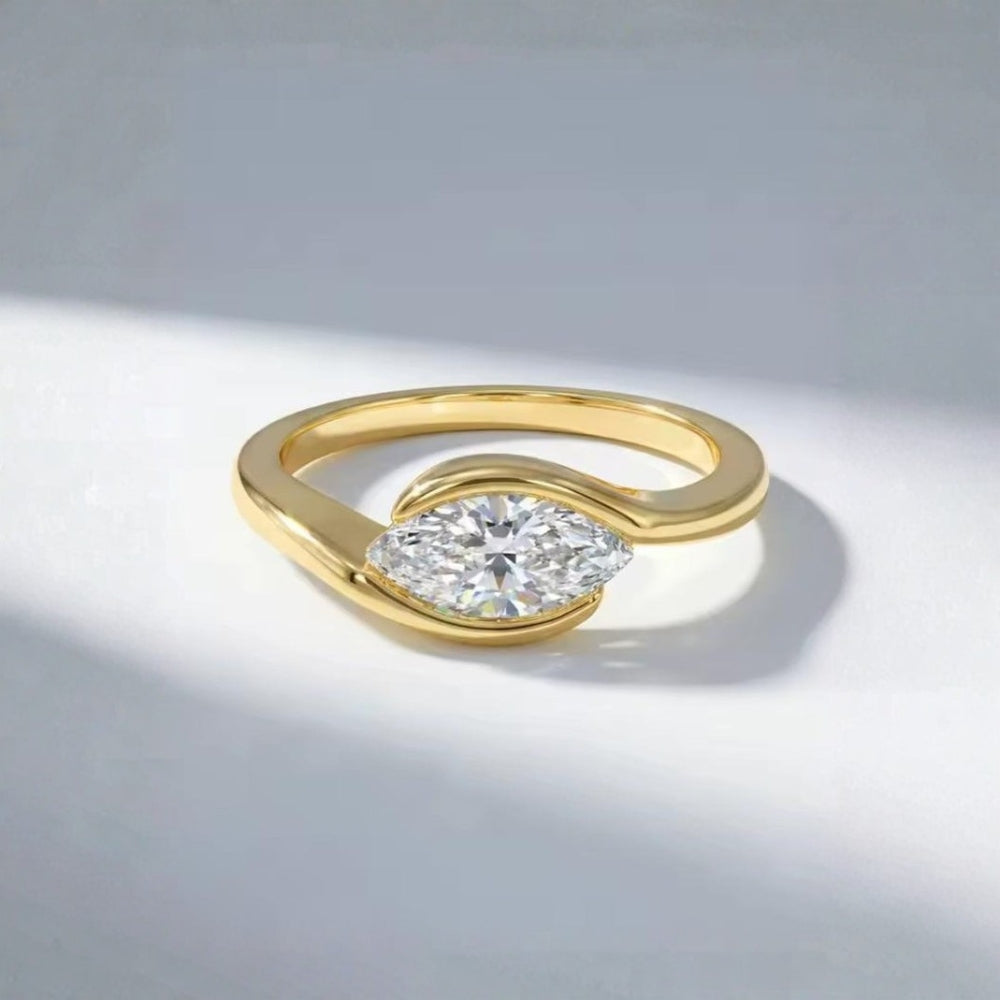 Marquise Twist Ring (Gold)