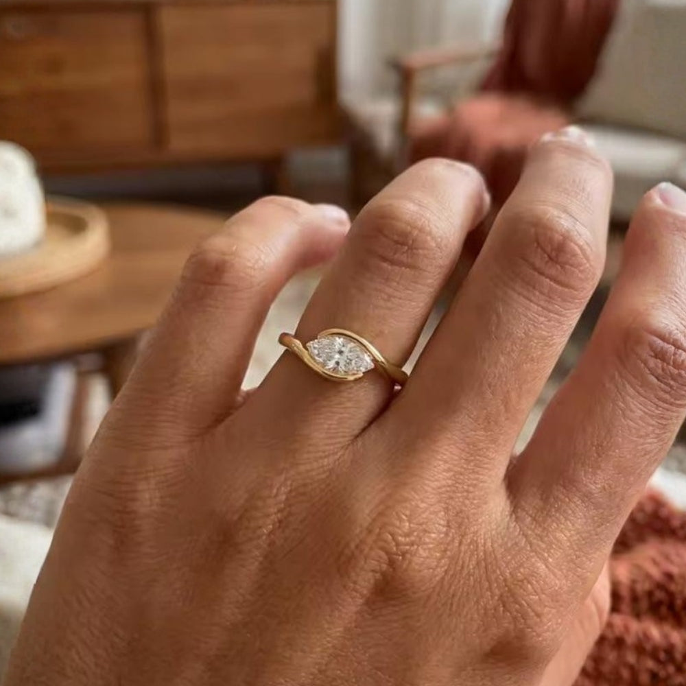 Marquise Twist Ring (Gold)