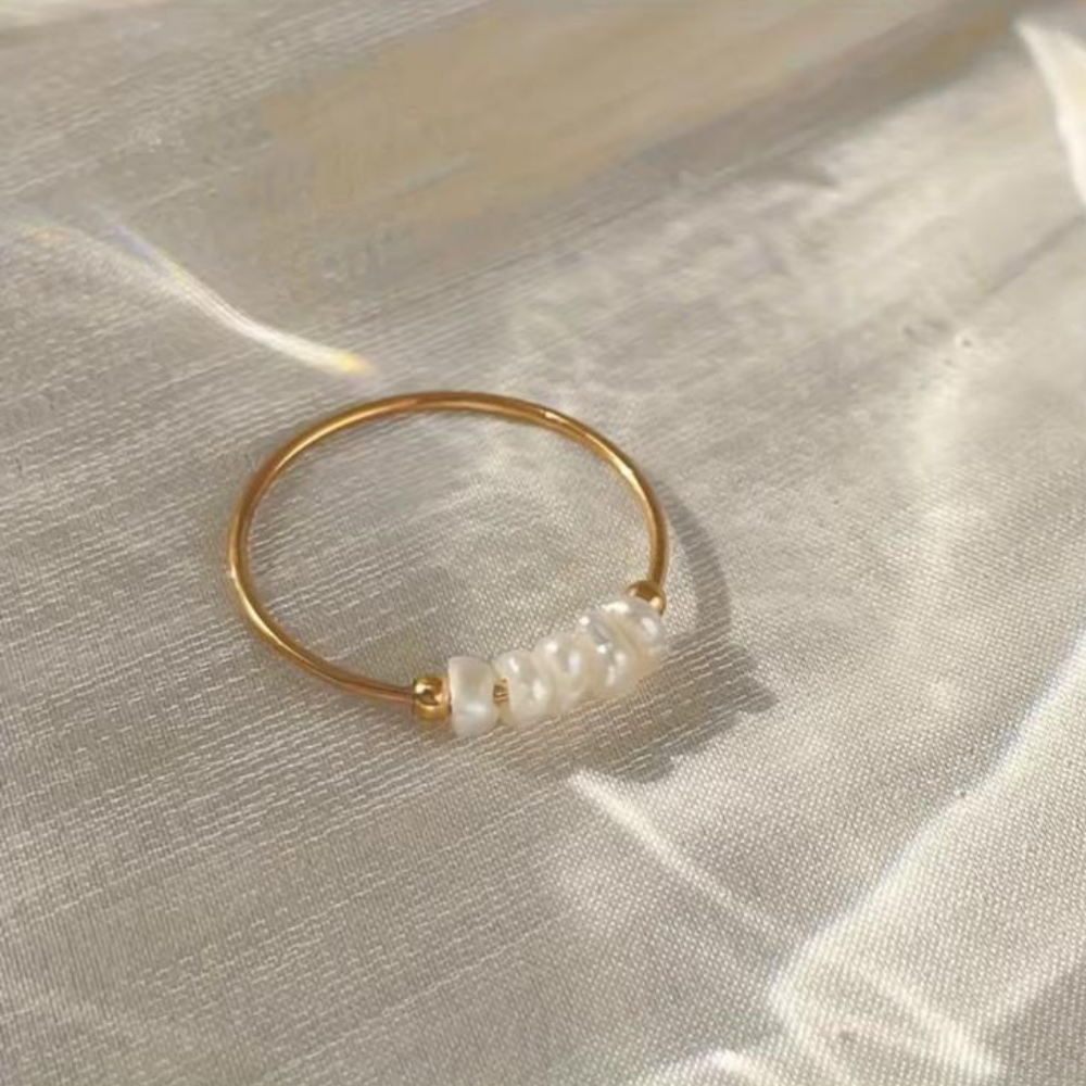 Round Freshwater Pearl Ring in Gold-Plated Stainless Steel