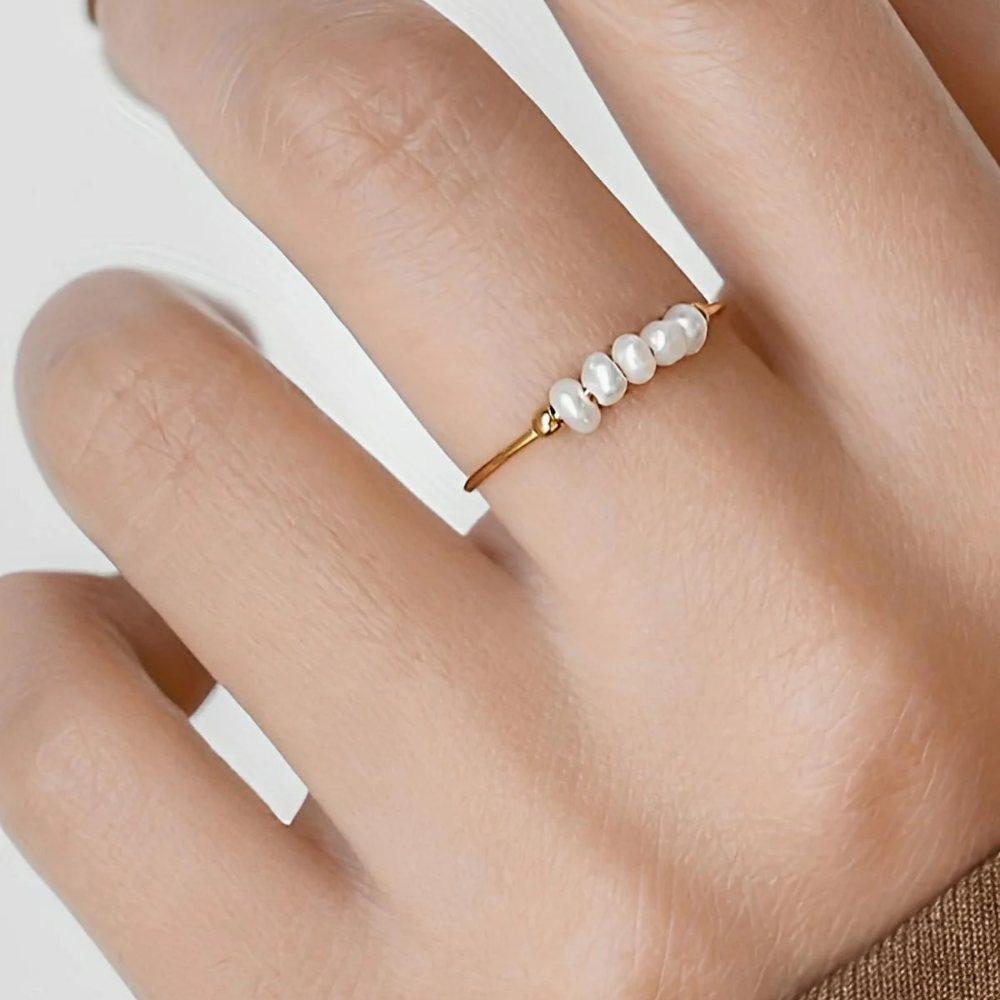 Round Freshwater Pearl Ring in Gold-Plated Stainless Steel