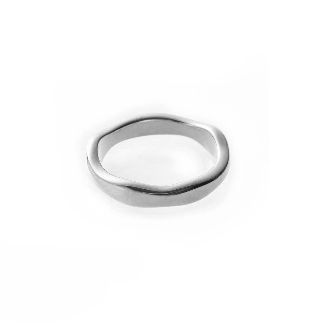 A silver-colored band ring with a wavy design, made from stainless steel, displayed on a plain background.
