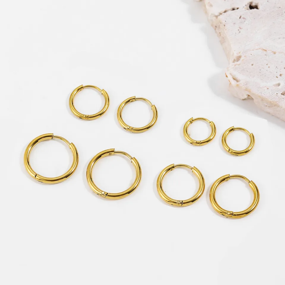 Solid Round Cartilage Hoop Earrings – 18K Gold Plated Stainless Steel